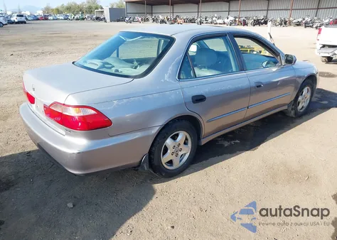 2000 Honda Accord Ex из США, поврежденный, VIN 1HGCG1658YA017797